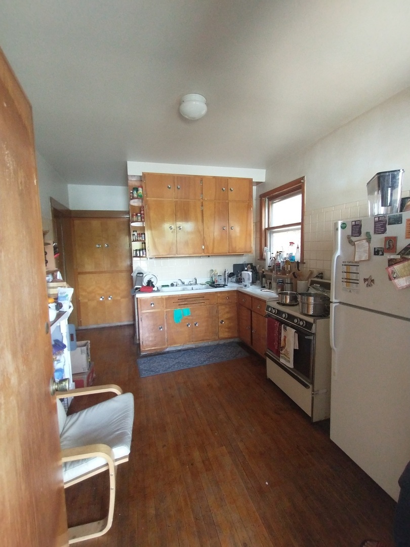 3646 W Wrightwood Avenue 2