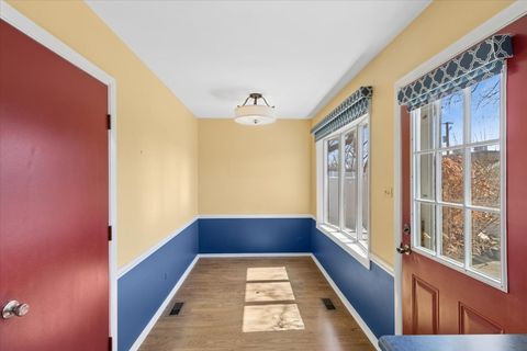 Tiny photo for 465 W Newport Road, Hoffman Estates, IL 60169 (MLS # 12594249)