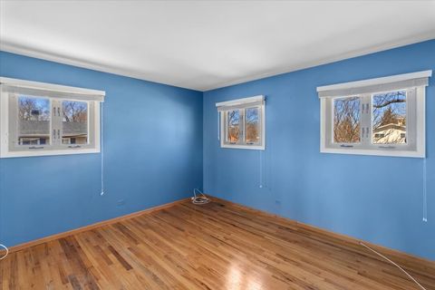 Tiny photo for 465 W Newport Road, Hoffman Estates, IL 60169 (MLS # 12594249)