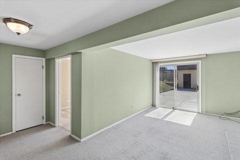 Tiny photo for 465 W Newport Road, Hoffman Estates, IL 60169 (MLS # 12594249)