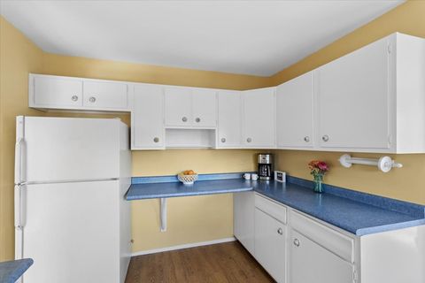 Tiny photo for 465 W Newport Road, Hoffman Estates, IL 60169 (MLS # 12594249)