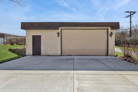 Tiny photo for 465 W Newport Road, Hoffman Estates, IL 60169 (MLS # 12594249)