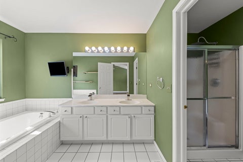 Tiny photo for 2034 JEFFREY Court #2034, Elgin, IL 60123 (MLS # 12716847)