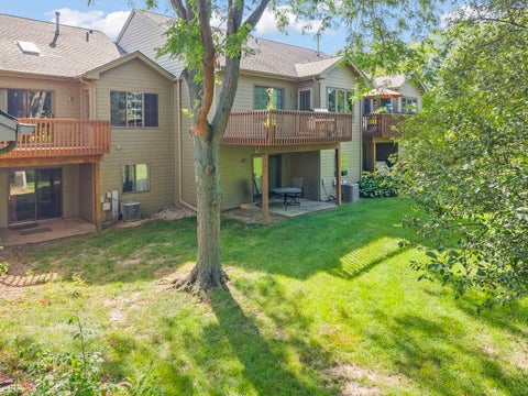 Tiny photo for 2034 JEFFREY Court #2034, Elgin, IL 60123 (MLS # 12716847)