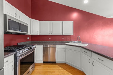 Tiny photo for 2034 JEFFREY Court #2034, Elgin, IL 60123 (MLS # 12716847)