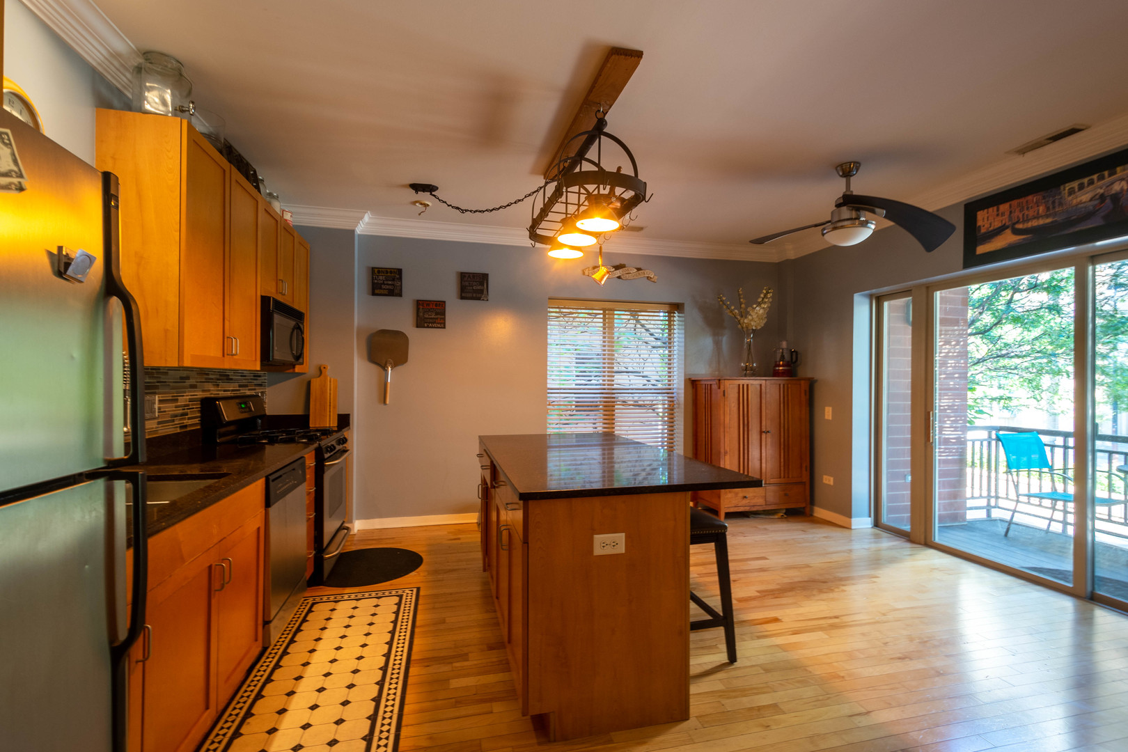 1075 W ROOSEVELT Road 201