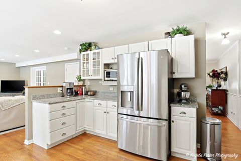 Tiny photo for 387 Long Hill Road, Gurnee, IL 60031 (MLS # 12556962)