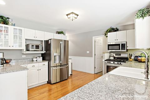 Tiny photo for 387 Long Hill Road, Gurnee, IL 60031 (MLS # 12556962)