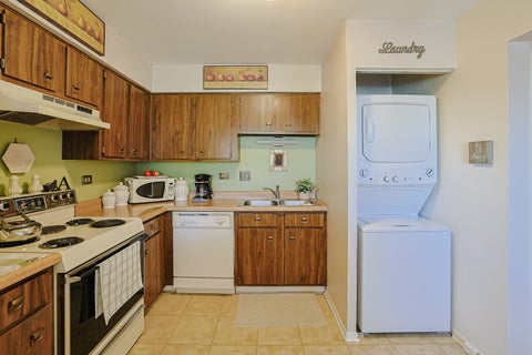 Tiny photo for 230 Klein Creek Court #F, Carol Stream, IL 60188 (MLS # 12759613)