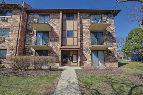 Photo of 230 Klein Creek Court #F, Carol Stream, IL 60188 (MLS # 12759613)