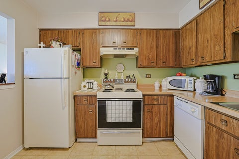 Tiny photo for 230 Klein Creek Court #F, Carol Stream, IL 60188 (MLS # 12759613)