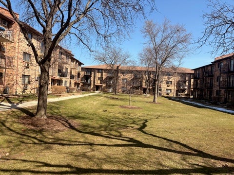 Tiny photo for 230 Klein Creek Court #F, Carol Stream, IL 60188 (MLS # 12759613)