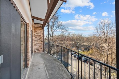 Tiny photo for 1400 N Yarmouth Place #416, Mount Prospect, IL 60056 (MLS # 12639066)
