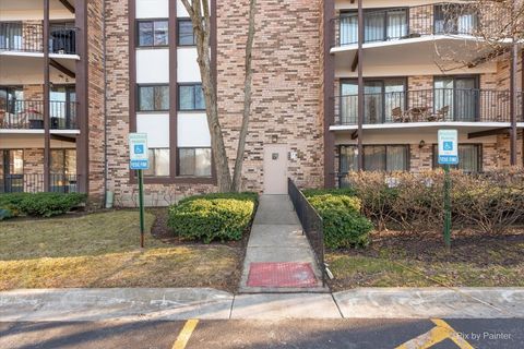Tiny photo for 1400 N Yarmouth Place #416, Mount Prospect, IL 60056 (MLS # 12639066)