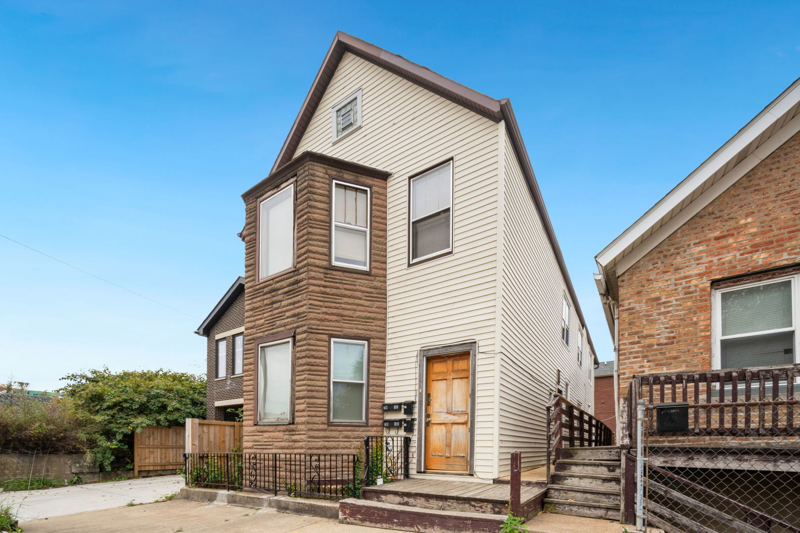 2812 S Grady Court