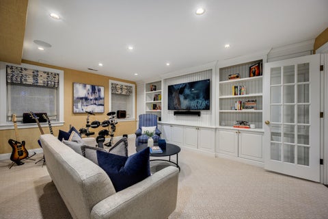 Tiny photo for 75 E ELM Street, Chicago, IL 60611 (MLS # 12773566)