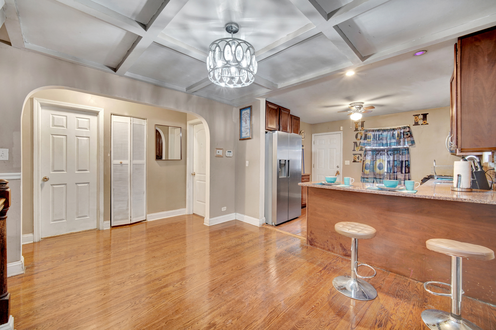 7139 S KEDZIE Avenue