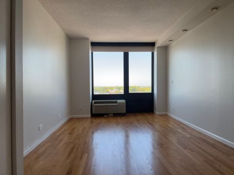 Tiny photo for 5320 N Sheridan Road #911, Chicago, IL 60640 (MLS # 12480560)