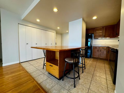 Tiny photo for 5320 N Sheridan Road #911, Chicago, IL 60640 (MLS # 12480560)