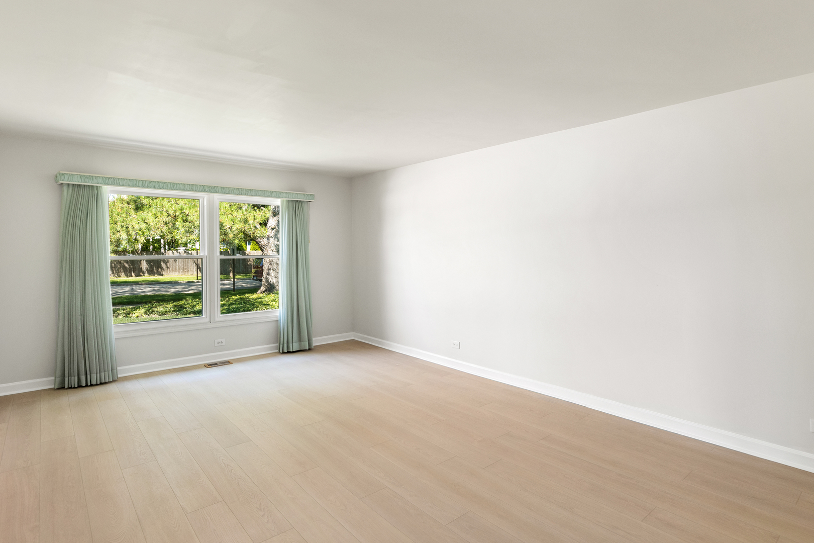 11 BIRCHWOOD Avenue