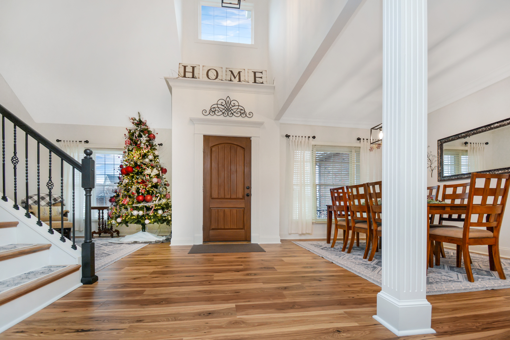 Bloomington, Illinois 61705, United States, 4 Bedrooms Bedrooms, ,4 BathroomsBathrooms,Residential,Contingent,249874