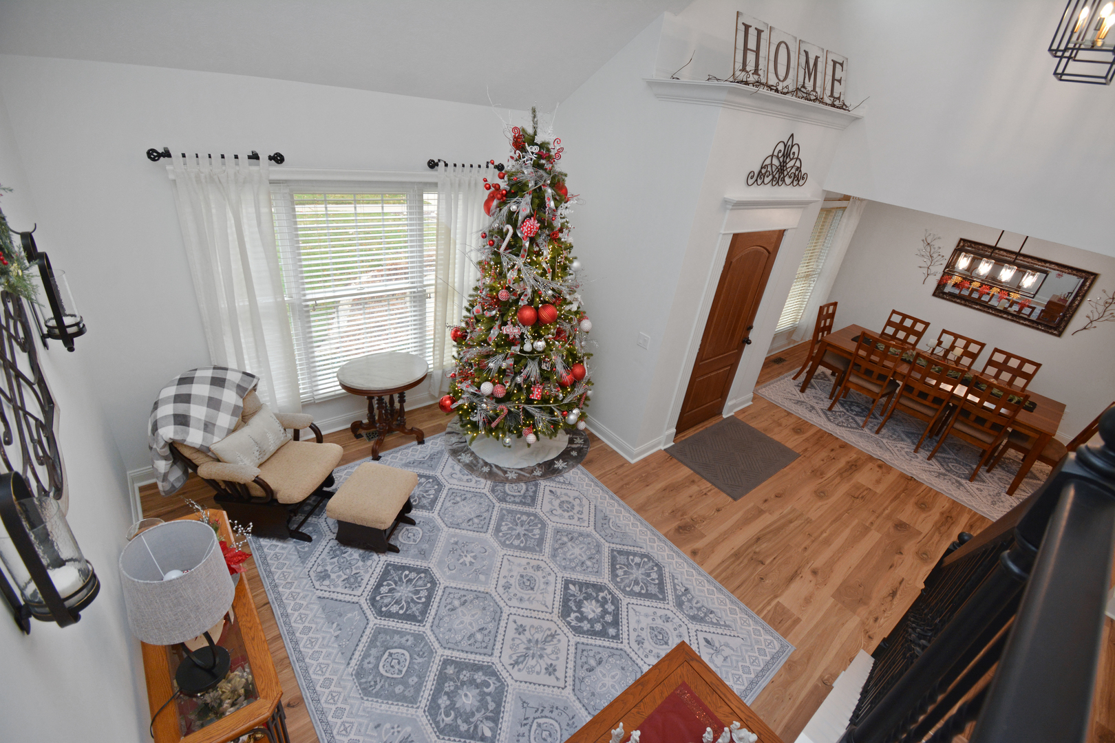 Bloomington, Illinois 61705, United States, 4 Bedrooms Bedrooms, ,4 BathroomsBathrooms,Residential,Contingent,249874