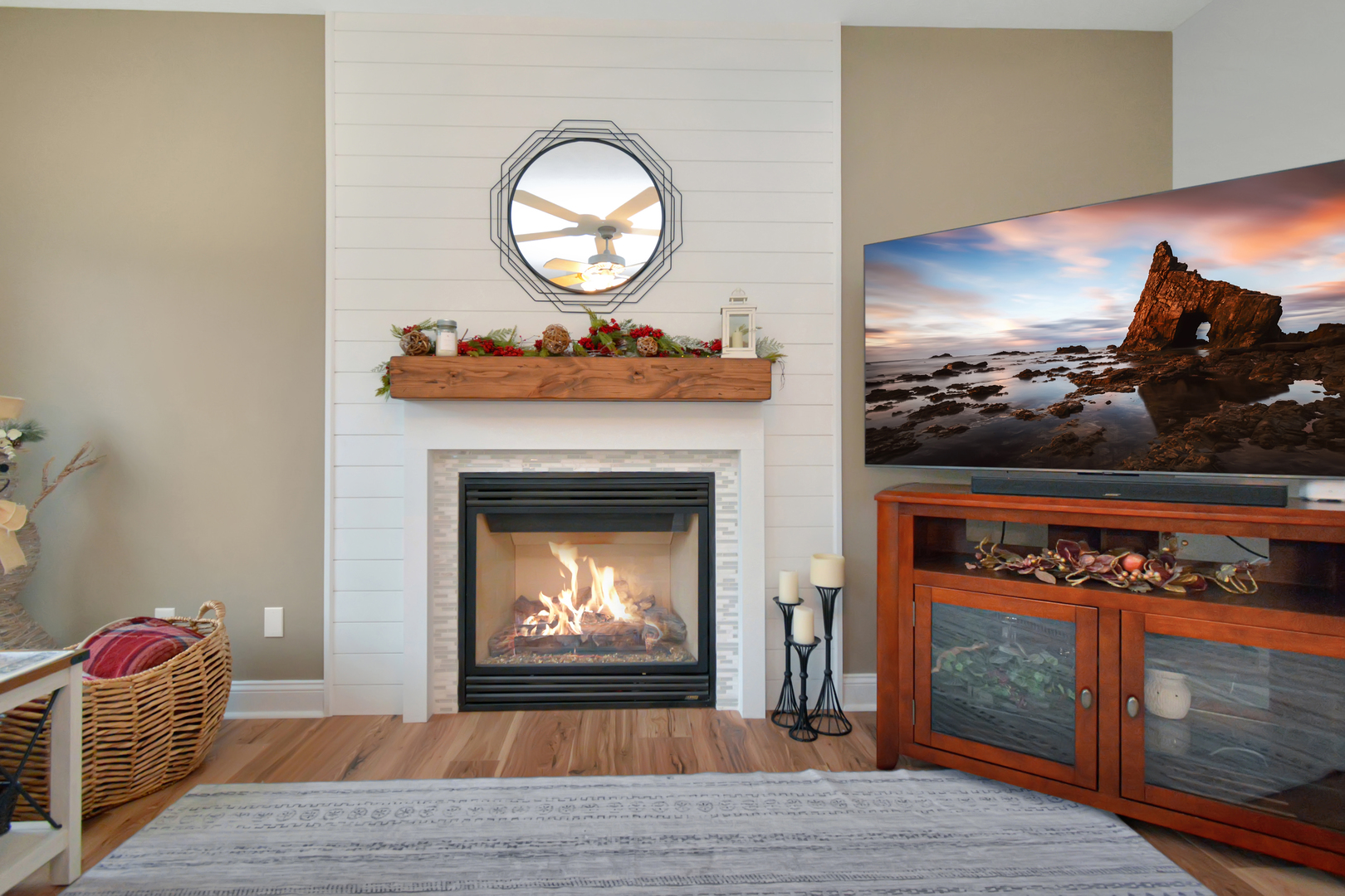 Bloomington, Illinois 61705, United States, 4 Bedrooms Bedrooms, ,4 BathroomsBathrooms,Residential,Contingent,249874