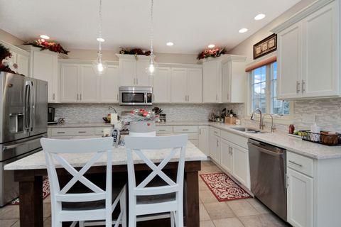 Tiny photo for 10 Deerfield Court, Bloomington, IL 61705 (MLS # 12523955)