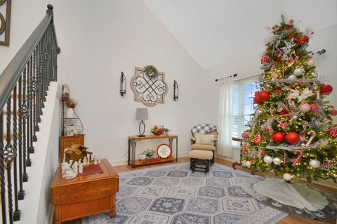 Tiny photo for 10 Deerfield Court, Bloomington, IL 61705 (MLS # 12523955)