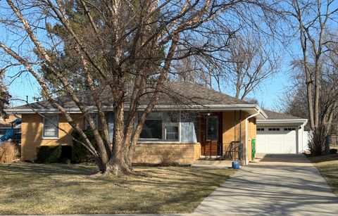 Photo of 614 E Madison Street, Villa Park, IL 60181 (MLS # 12590588)