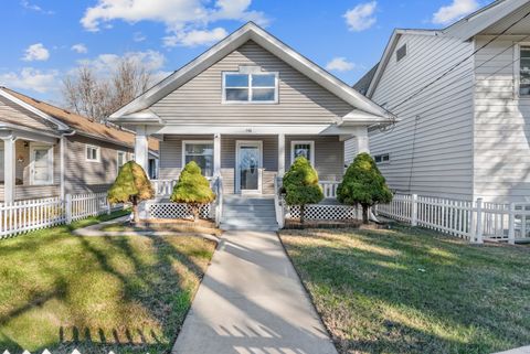 Photo of 446 Seminary Avenue, Aurora, IL 60505 (MLS # 12518583)