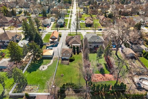 Tiny photo for 221 E Grantley Avenue, Elmhurst, IL 60126 (MLS # 12599498)