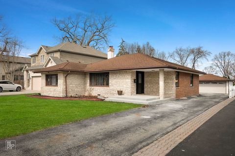 Tiny photo for 221 E Grantley Avenue, Elmhurst, IL 60126 (MLS # 12599498)