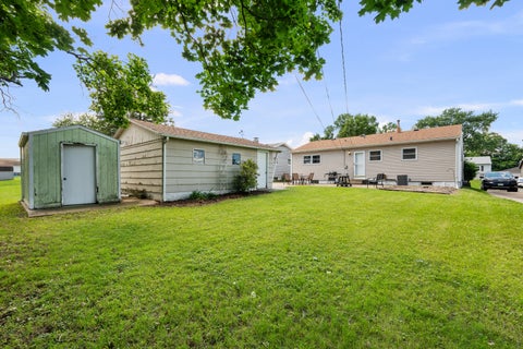 Tiny photo for 2807 N Lincoln Avenue, Davenport, IA 50804 (MLS # 12686044)