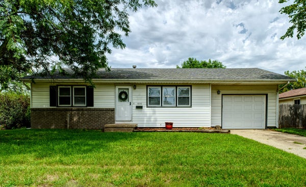 1010 MIDDLE RD, CAMANCHE, IA 52730 - Image a76ef87fe46bc299b73ffcc6d34f6750/6722347