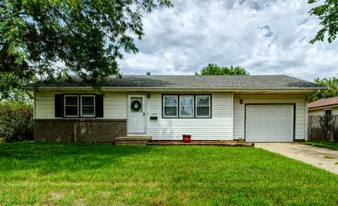 Photo of 1010 Middle Road, Camanche, IA 52730 (MLS # 12731535)