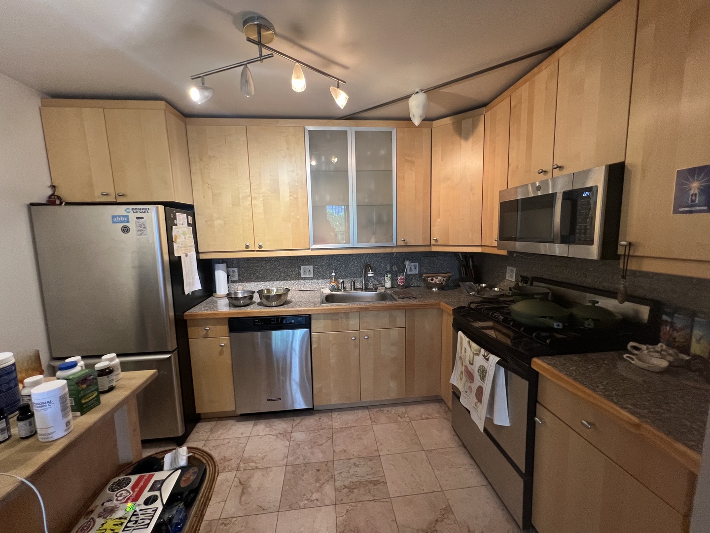 400 E Randolph Street 823