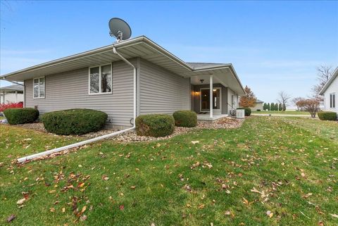 Tiny photo for 703 Kingwood Drive, El Paso, IL 61738 (MLS # 12522388)