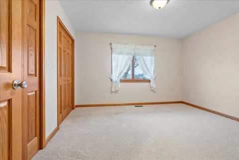 Tiny photo for 703 Kingwood Drive, El Paso, IL 61738 (MLS # 12522388)
