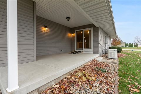 Tiny photo for 703 Kingwood Drive, El Paso, IL 61738 (MLS # 12522388)
