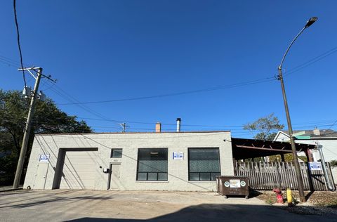 452 N Claremont Avenue Chicago IL 60612