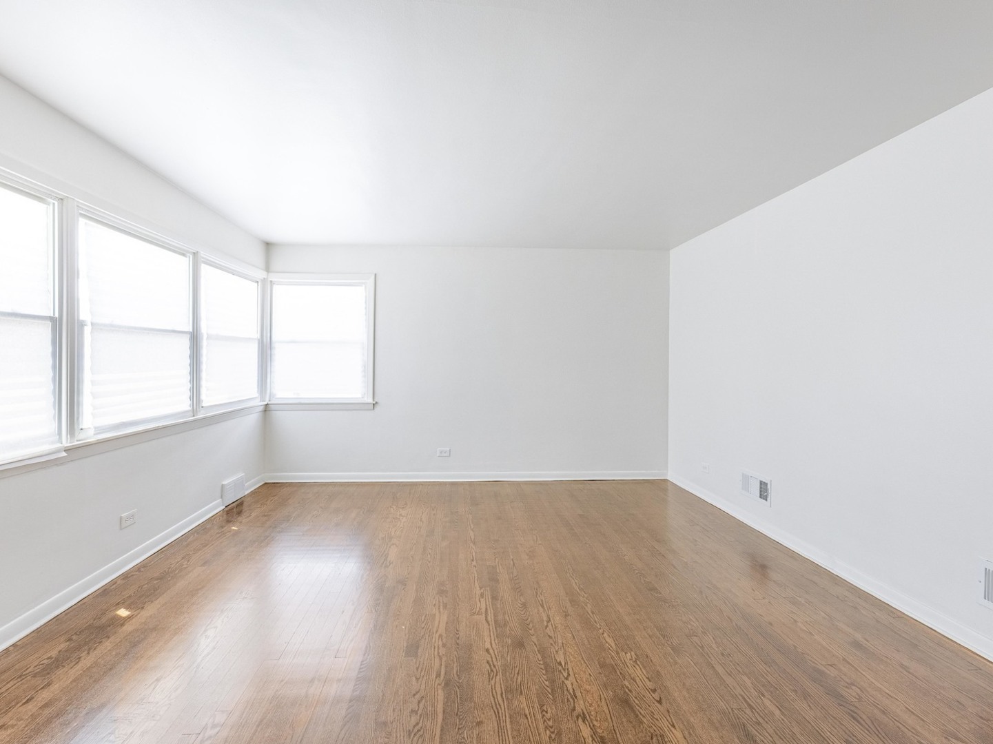 3942 W 85th Street