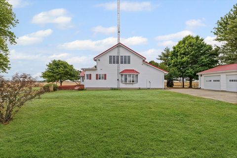 Tiny photo for 2550 E County Road 1375 Road, Newman, IL 61942 (MLS # 12473118)