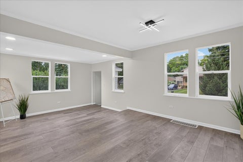 Tiny photo for 211 N Graylynn Drive, Mount Prospect, IL 60056 (MLS # 12766401)