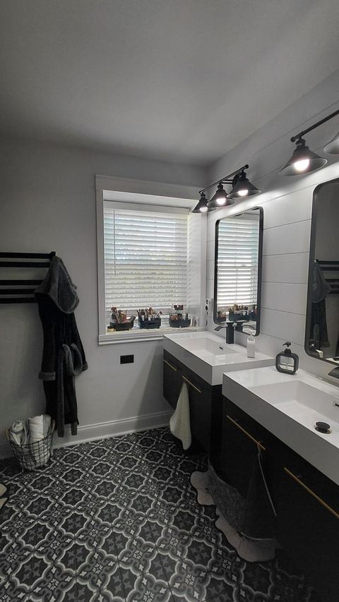 Tiny photo for 18414 Century Court, Tinley Park, IL 60477 (MLS # 12631085)