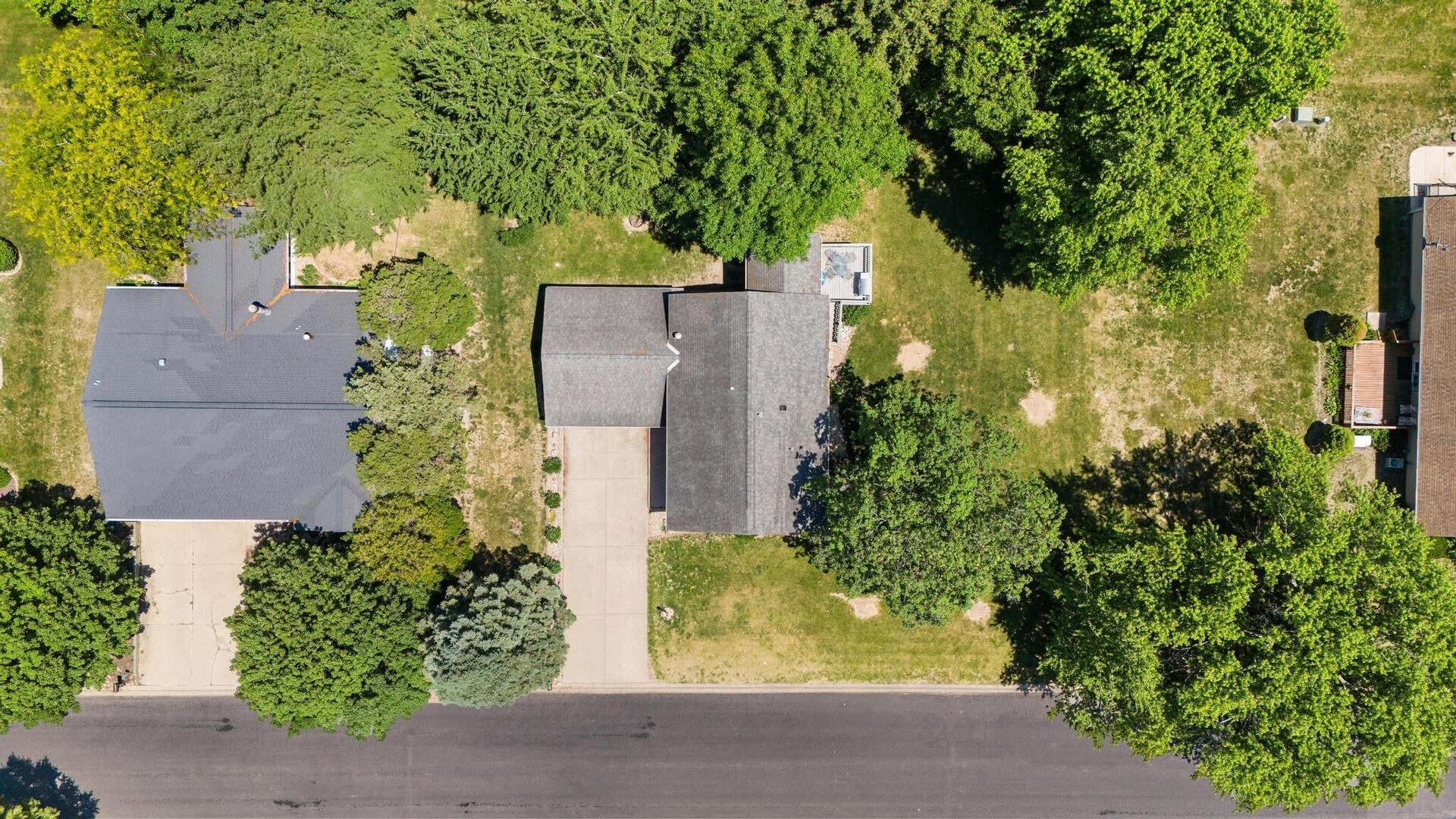 212 N Ostrom Avenue