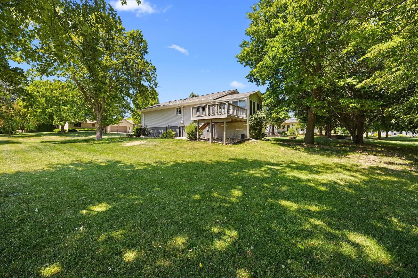 212 N Ostrom Avenue