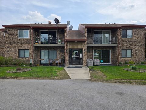Tiny photo for 9870 Cordoba Court #1B, Orland Park, IL 60462 (MLS # 12628381)