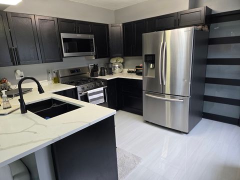 Tiny photo for 9870 Cordoba Court #1B, Orland Park, IL 60462 (MLS # 12628381)