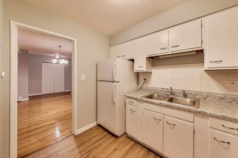 Tiny photo for 8500 Skokie Boulevard #3A, Skokie, IL 60077 (MLS # 12476216)